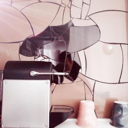 Studio dans un quartier résidentiel à Montrouge avec le métro à 2 min Exterior foto